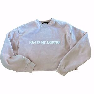 ‘Kim is my lawyer’ cropped sweatshirt